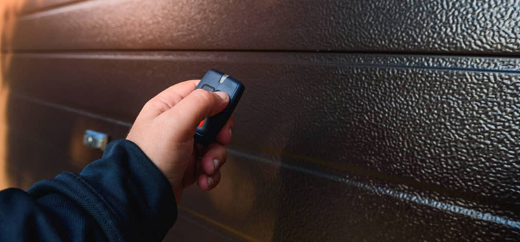 automatic door opener with remote control in Oakley